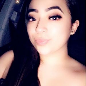 Meet your Posher, Desiree